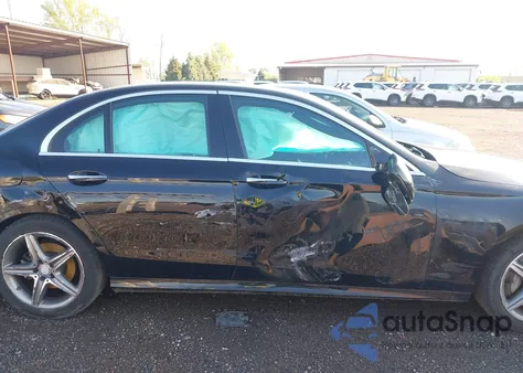 2017 Mercedes-Benz E 300 4Matic из США, поврежденный, VIN WDDZF4KB4HA062332